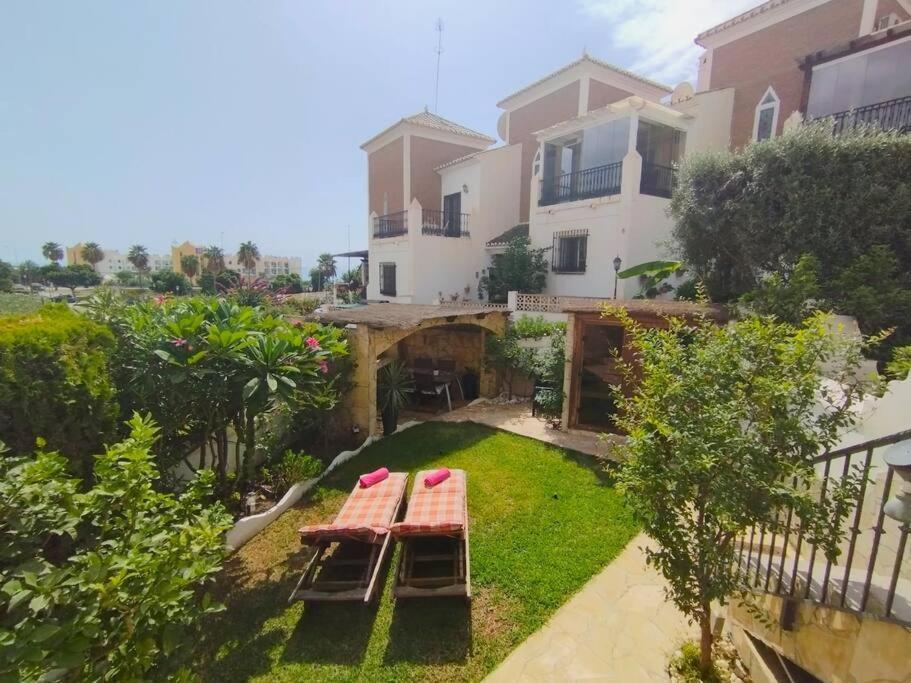 Beautiful 3 Bedroom Townhouse In Urb. Tropicana, Nerja Eksteriør billede